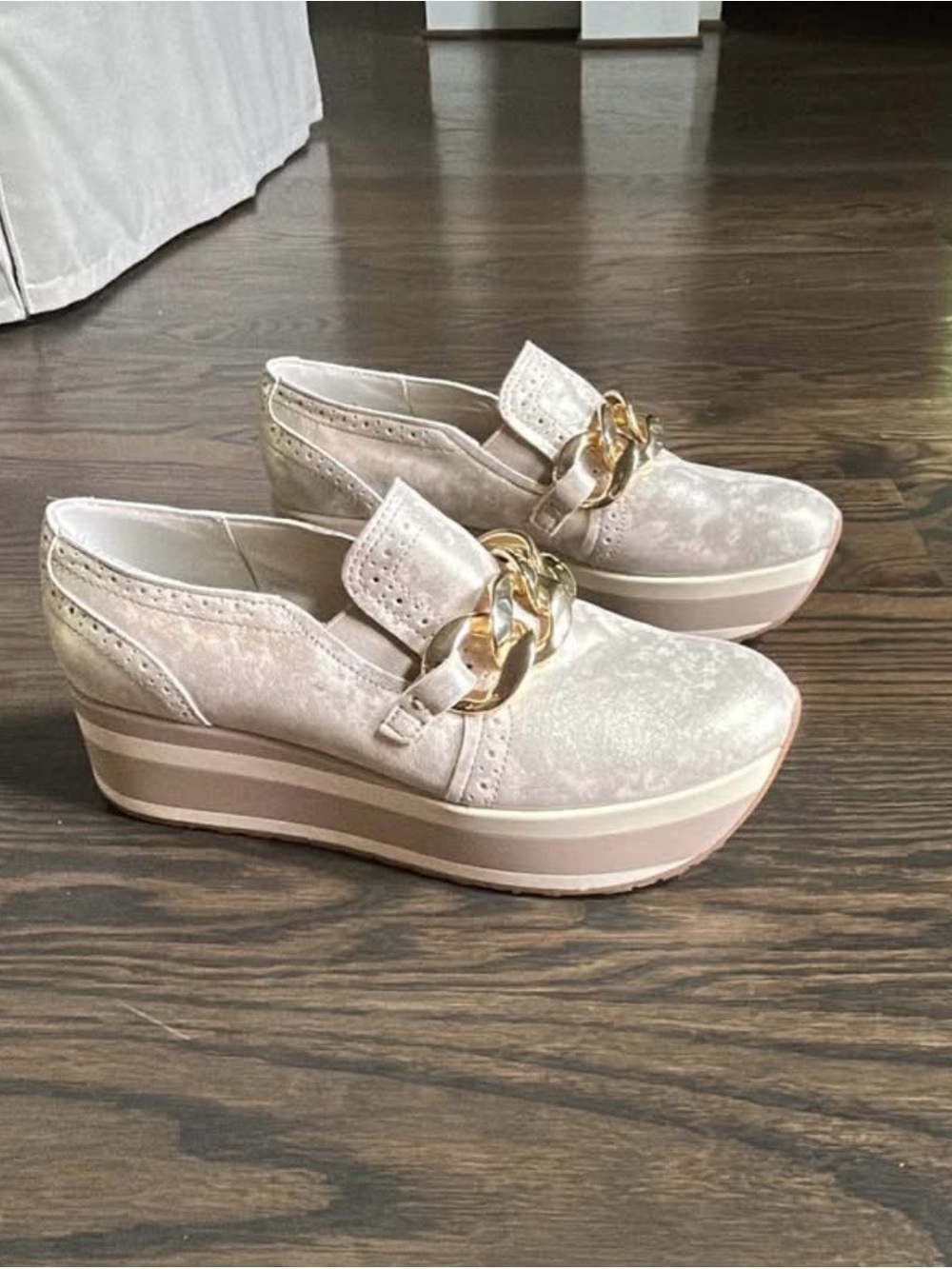 Dolce Vita Cream Platform Slip-On Loafers with Gold Chain